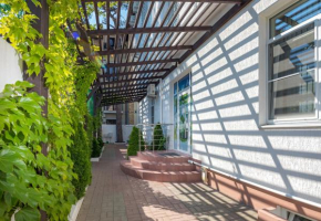 Abrikos Plus Guesthouse